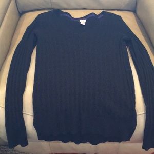 Ladies small V-neck sweater